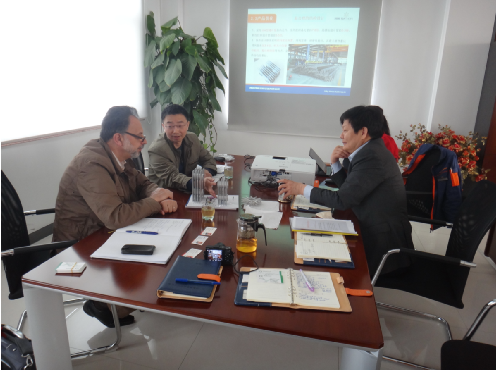 雙方就低溫省煤器的技術(shù)問(wèn)題進(jìn)行交流 雙方就低溫省煤器的技術(shù)問(wèn)題進(jìn)行交流