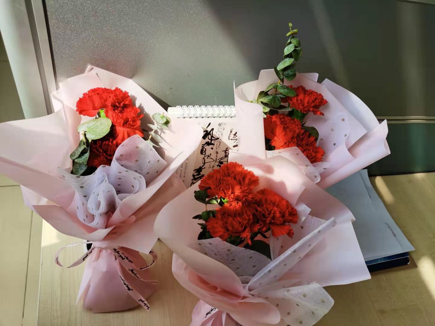 凱能鮮花送女神，祝福全天下女士幸福安康