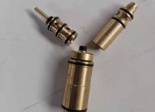 點擊查看詳細信息<br>標題：氣動錨桿鉆機上面氣馬達閥組 閱讀次數(shù)：1597